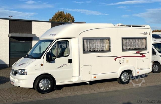 Teilintegriertes Wohnmobil RAPIDO T 741 F - Festbett - Klima -  - Solar