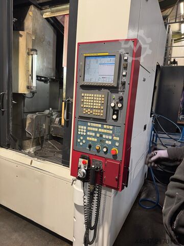 5 eksenli dikey işleme merkezi OKK VP 400