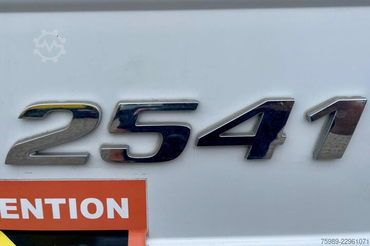 Hook arm system Mercedes-Benz Actros 2541 493099 km original,  3 pedals,