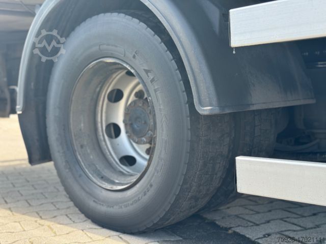 Hűtős teherautó MAN TGM 15.250* Tiefkühl und Frischdienst*Schalter*