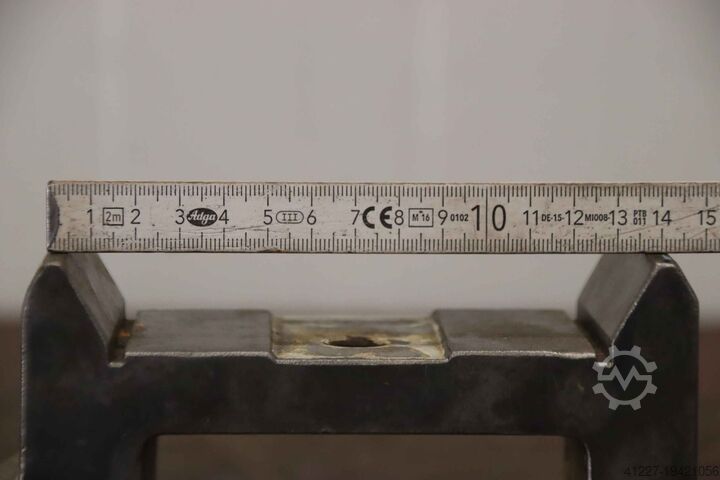 Upínací kostka s T-drážkou Guss 215/70/H105 mm