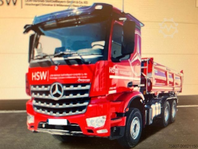 Třístranný sklápěč MERCEDES-BENZ Arocs  2648 6x4 Dautel Bordmatik Retarder