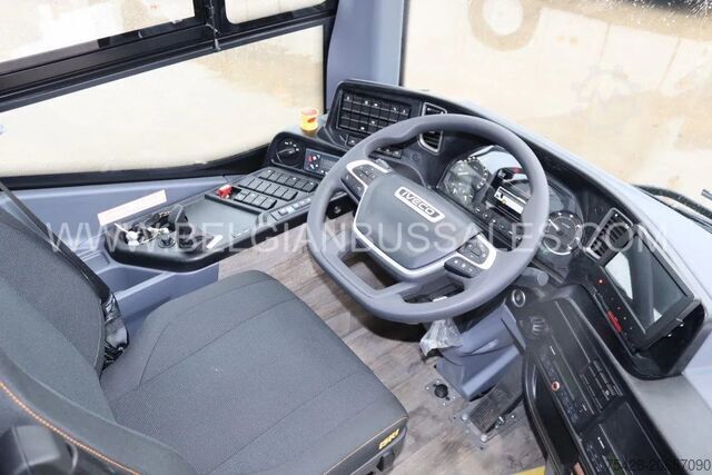 Bus interurbain Iveco Evadys 12m / Rear door / 3-point seat belts / N...