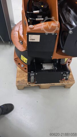 Robô industrial KUKA VKR 210 R2700 + (V)KR C2 ed05