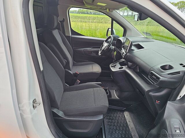 Koffer OPEL COMBO 1.5 L1 Automaat Navi NAP