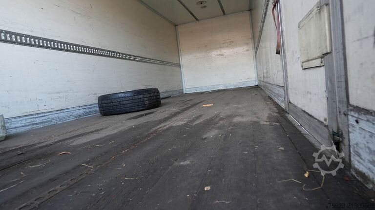 Koffer Renault MIDLUM 280-16L closed box truck