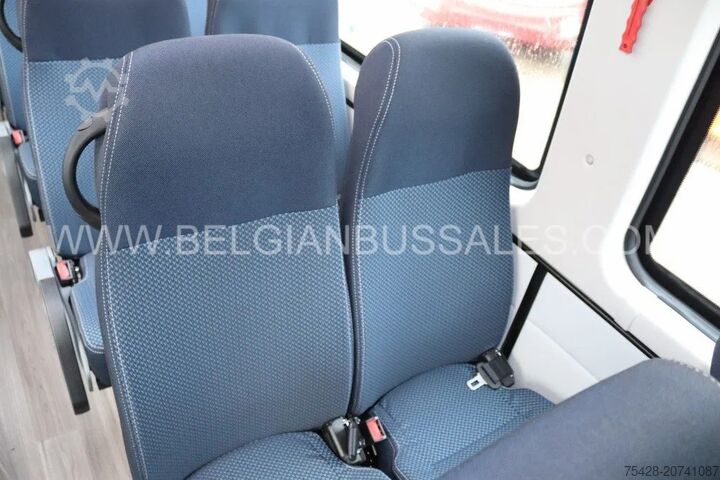 Kleinbus Iveco Daily / 7.6m / Automatic / A65C18