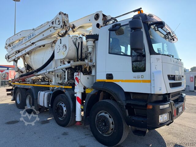 Otomatik beton pompası Iveco Trakker 450