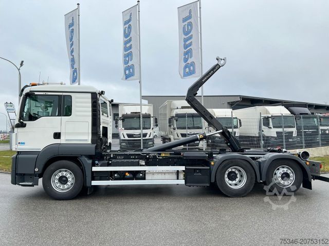 Autocamion cu cârlig pentru containere MAN 26.470 Abroller 6x2-4/Meiller RS 21.65/Lenkachse
