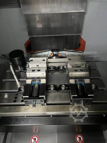 κατακόρυφο κέντρο κατεργασίας HURCO VMX 24 i