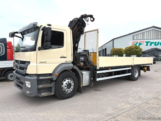 Platós teherautó MERCEDES-BENZ 1833 Axor / HIAB 122-3 / 7m Pritsche / 1. Hand