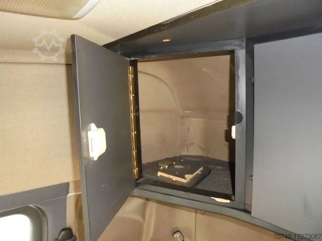 Chassis met cabine Scania R470 + 6X2 + PTO