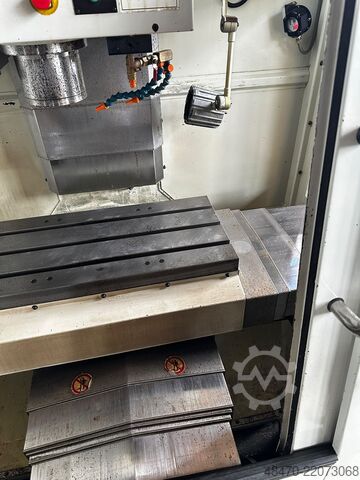 Vertikales Bearbeitungszentrum HURCO VM1