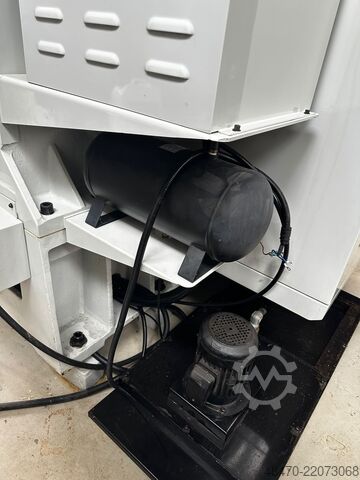Vertikales Bearbeitungszentrum HURCO VM1
