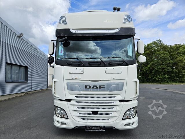 Standardowy ciągnik siodłowy DAF XF 530 FT