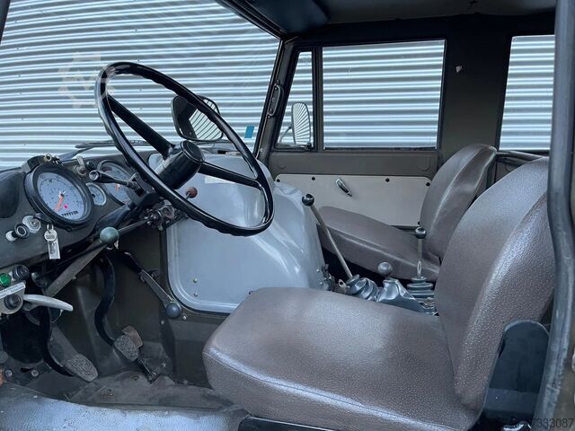 Magastetős kombi Mercedes-Benz Unimog 406 Doka Vliegtuigsleper Nieuwstaat!