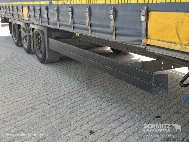 Nyitott ponyvás félpótkocsi Schmitz Cargobull Curtainsider Mega