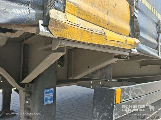 Nyitott ponyvás félpótkocsi Schmitz Cargobull Curtainsider Mega