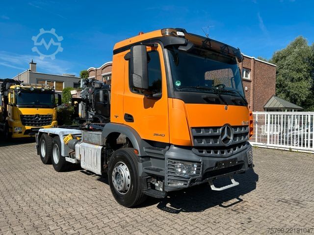 Autocamion cu cârlig pentru containere MERCEDES-BENZ 2640 Multilift Abroller