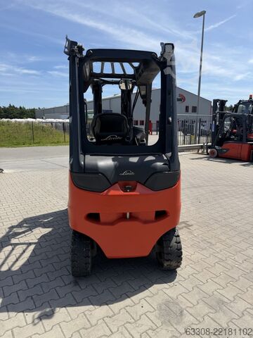 Elektrisk 4 -hjulig gaffeltruck Linde E35HL-01
