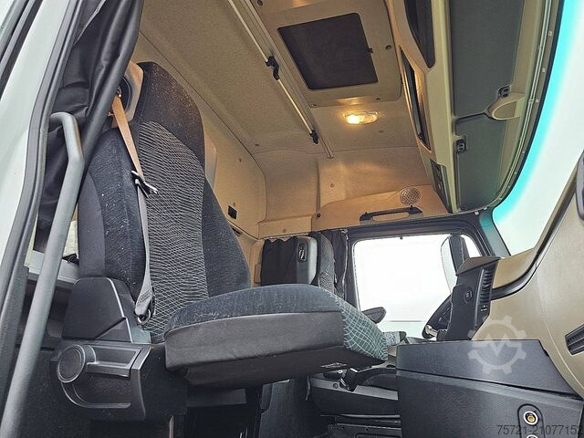 Standaard trekker MERCEDES-BENZ ACTROS 1845 LS