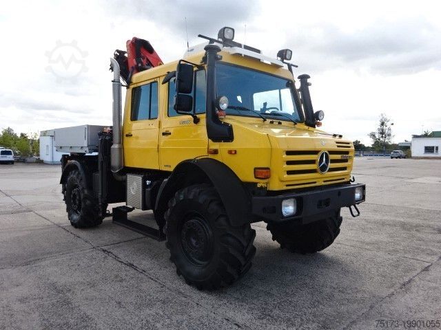 LKW mit Pritsche (offen) UNIMOG U 5000 Doka 6-Sitze Kran AHK
