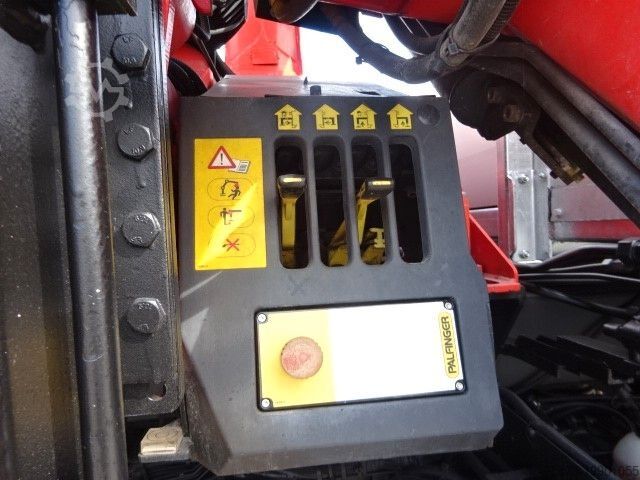 LKW mit Pritsche (offen) UNIMOG U 5000 Doka 6-Sitze Kran AHK