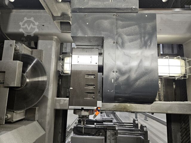 Maszyna do obróbki profili Schüco DC 500