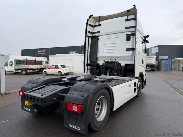 Standart çekici ünitesi IVECO S Way 500 Retarder Doppel Tank Standklima E6