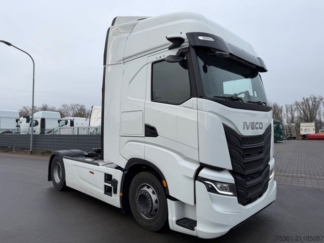 Standart çekici ünitesi IVECO S Way 500 Retarder Doppel Tank Standklima E6