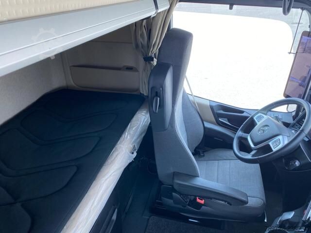Standard tractor unit  eActros EACTROS 600