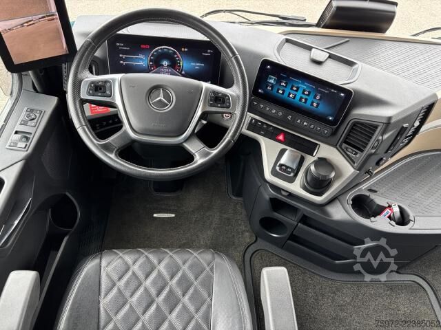 Box truck  Actros 2553LL LENK/LIFT