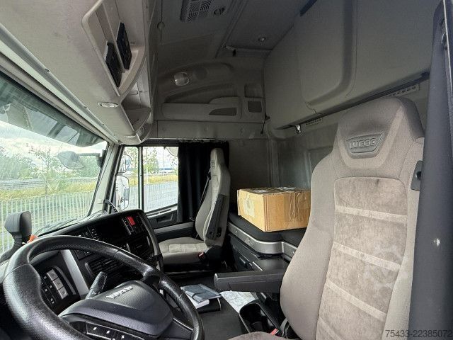Tracteur routier standard IVECO STRALIS AS440S40T/P LNG
