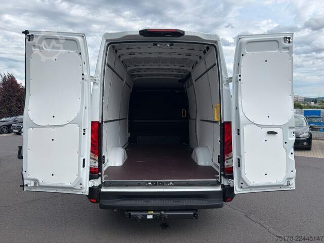 Stationvogn med højt tag Iveco Daily 35S14B V Airlineschienensystem *AHK 3,5 t*