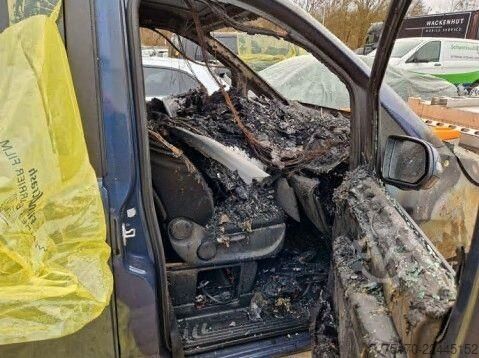 Stationvogn med højt tag Mercedes-Benz V 220 d BRANDSCHADEN !