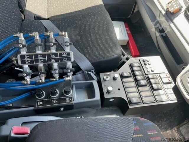 Bestelwagen Mitsubishi Fuso Canter 7,5t Brock SL 140/2