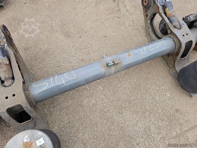 Axel SAF TRAILER AXLE SINGLE TIRES DISC BRAKES.