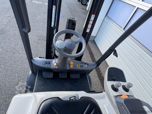 Elektrische vorkheftruck 3 wielen Crown SCT6220 - 1.6 TF3275