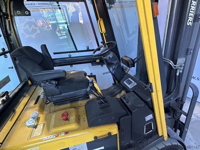Electric 4-wheel forklift UniCarriers 1Q2L25Q