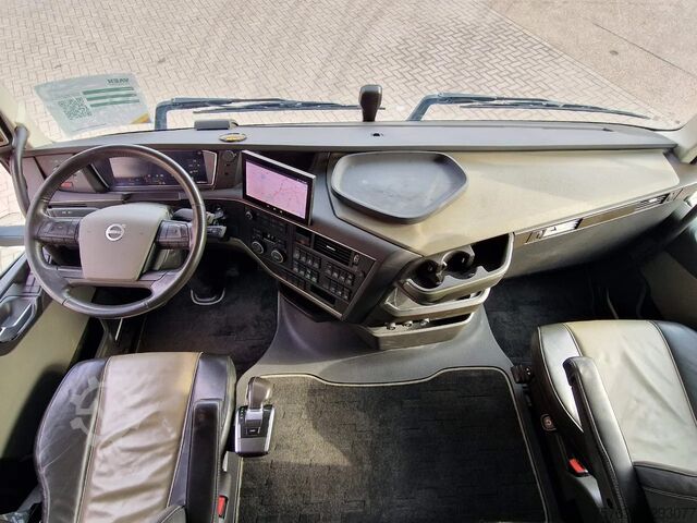 Standard-SZM Volvo FH 13.540 Globetrotter 6x2 - Retarder - I parkc...