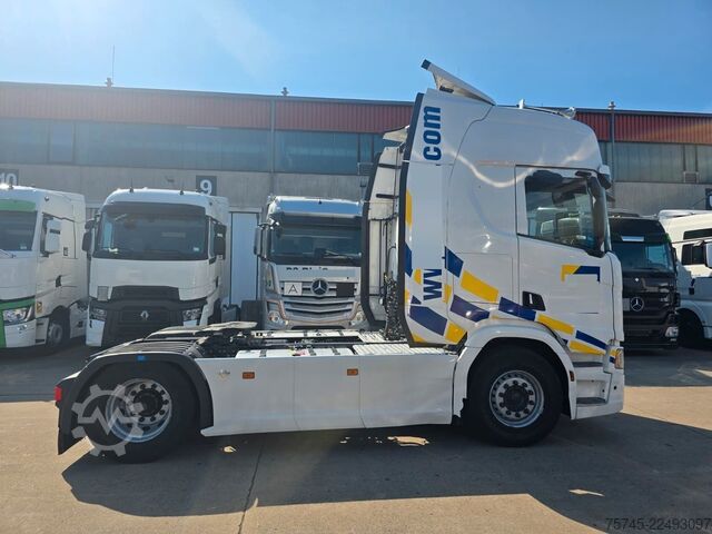 Tractor estándar SCANIA R590 * V8 * RETARDER * ACC * 2X TANK * 1. HAND
