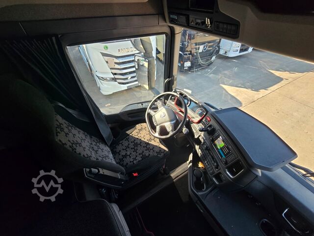 Tractor estándar SCANIA R590 * V8 * RETARDER * ACC * 2X TANK * 1. HAND