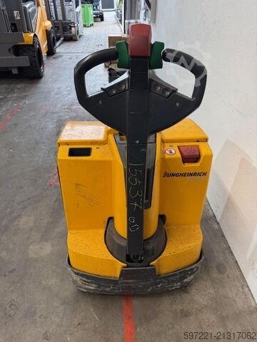 Elektrické paletové vozíky Jungheinrich EJE 225