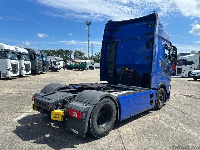 Standaard trekker IVECO AS440S53T/P / Retarder / Lampenbügel