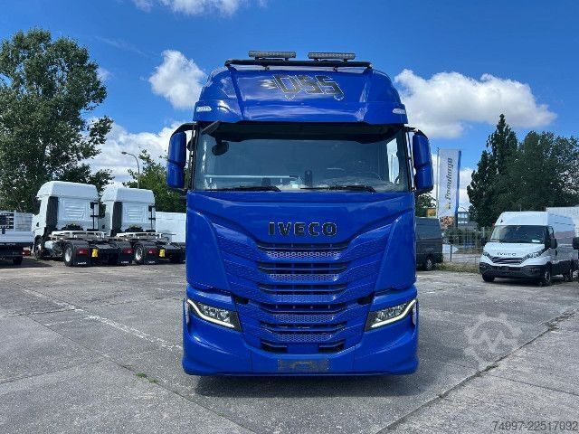 Standaard trekker IVECO AS440S53T/P / Retarder / Lampenbügel