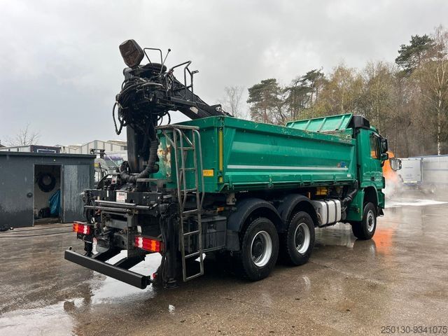 Basculantă MERCEDES-BENZ Actros 3348 6x6 Kipper mit HIAB 1300RS 83
