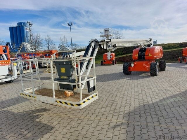 Teleskopická pracovní plošina JLG 860SJ