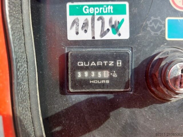 Teleskopická pracovní plošina JLG 860SJ