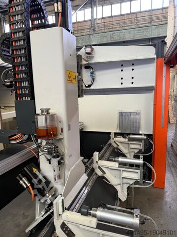 PROFILOVÉ OBRÁBĚCÍ CENTRUM ELUMATEC SBZ 122/70 PLUS