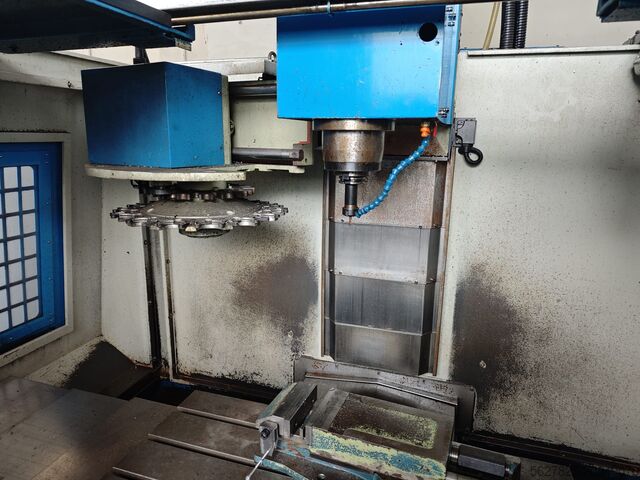 Frezarka Strahclyde Machine tools SMT 850